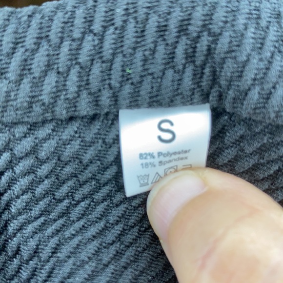 Amazon Essentials Two Piece Bathing Suit (Size S) - Picture 8 of 9